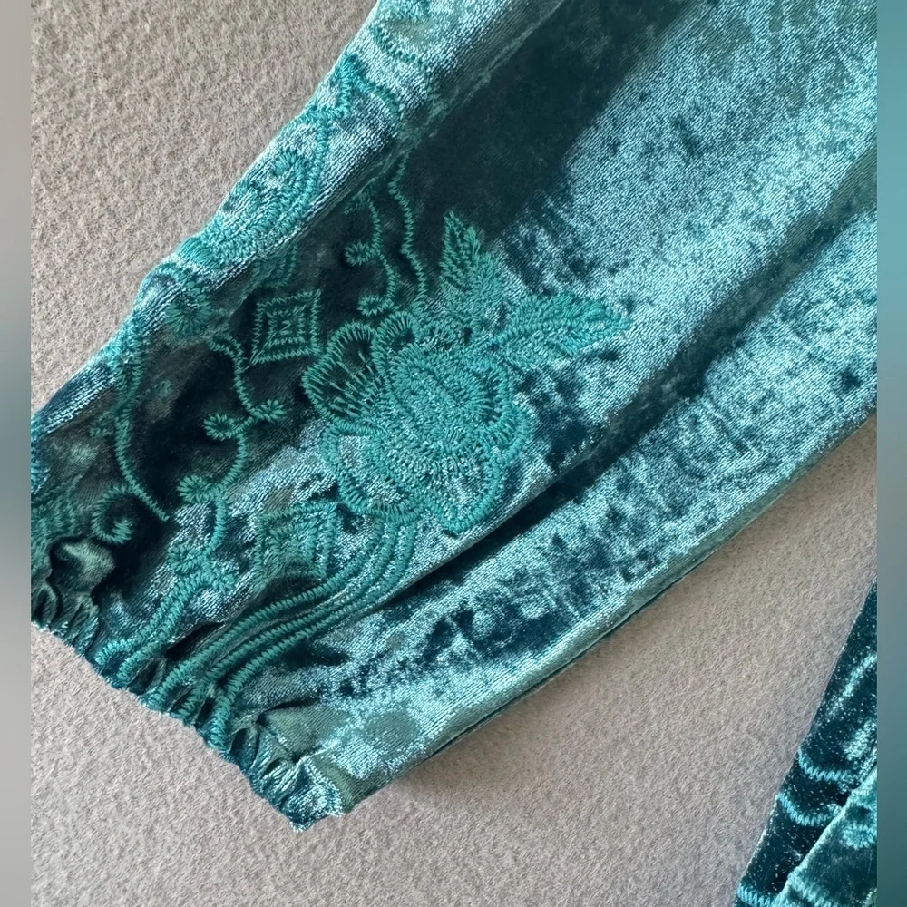 Johnny Was Crushed Velvet Peasant Blouse Teal Embroidered Boho Top Size S Tassel - Picture 4 of 9